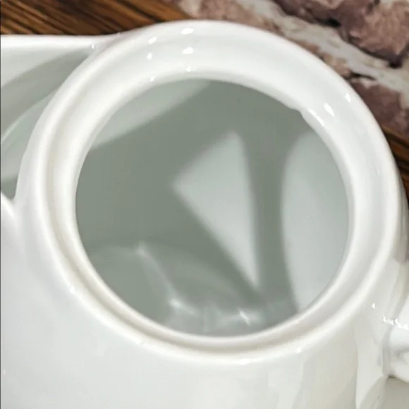 Starbucks ceramic coffee/tea pot 2015 White Ceramic Pitcher - Picture 5 of 10